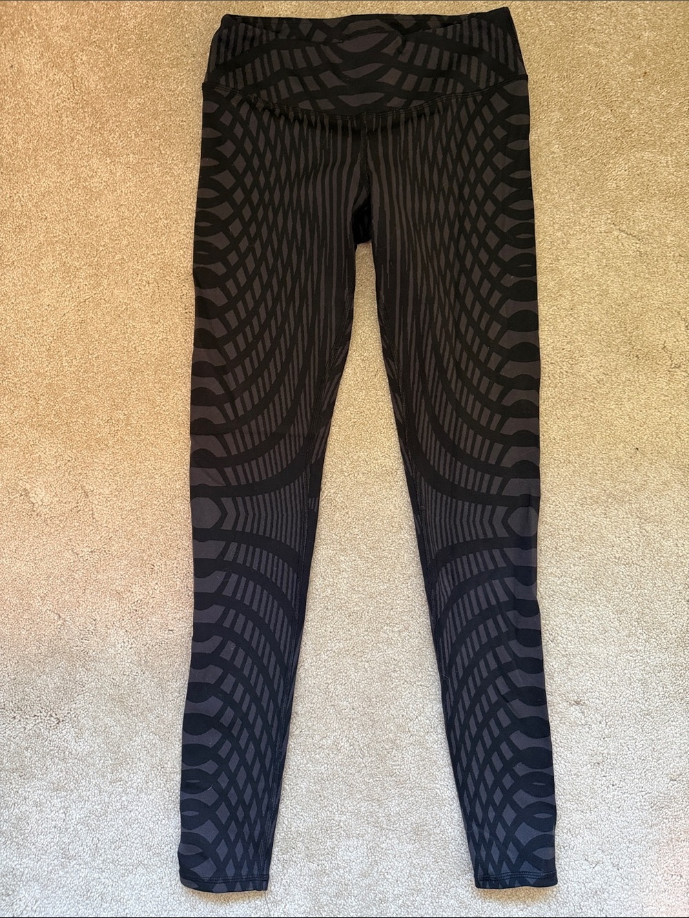 ALO Yoga Black & Charcoal Geometric Leggings